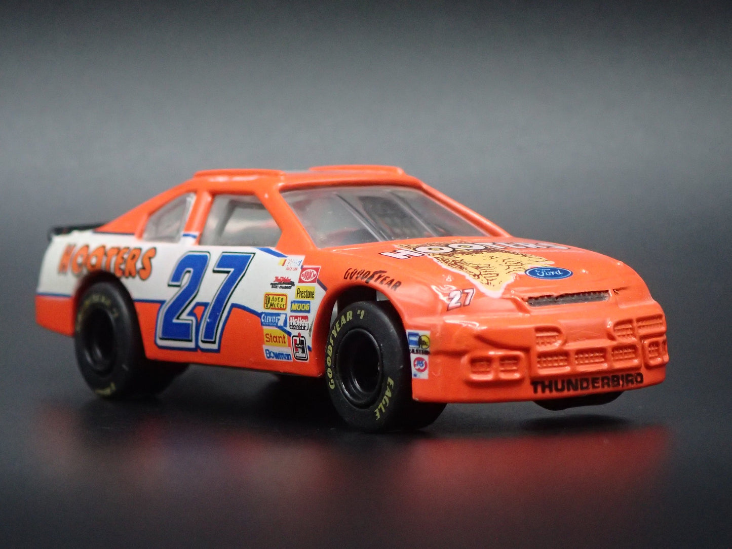 1995 FORD THUNDERBIRD 27 LOY ALLEN HOOTERS NASCAR 1:64 SCALE DIECAST MODEL CAR