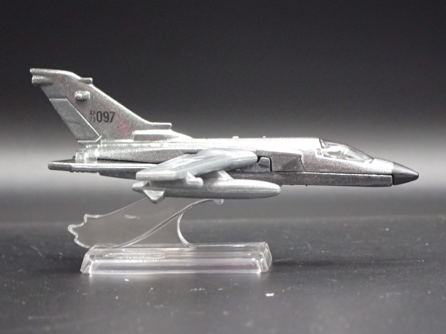 WW84 WONDER WOMAN DC JET PLANE 1:64 SCALE COLLECTIBLE DIORAMA DIECAST MODEL CAR