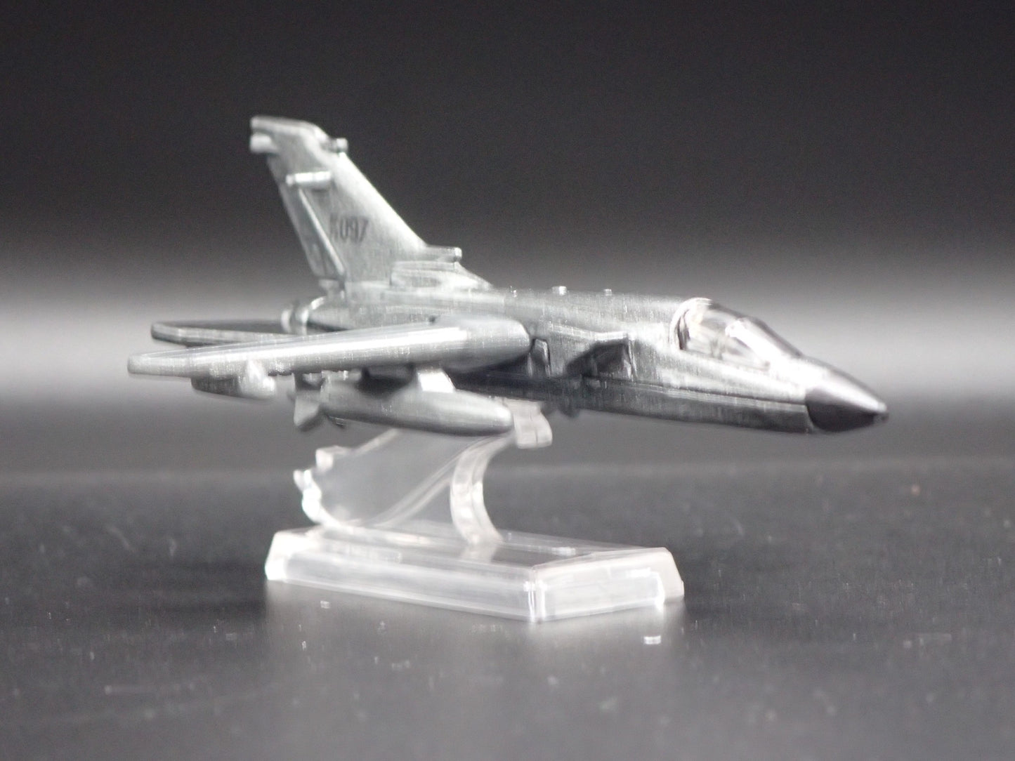 WW84 WONDER WOMAN DC JET PLANE 1:64 SCALE COLLECTIBLE DIORAMA DIECAST MODEL CAR