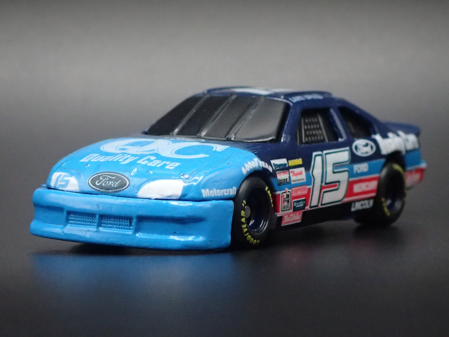 1994 94 FORD THUNDERBIRD 15 LAKE SPEED QC NASCAR 1:64 SCALE DIECAST MODEL CAR