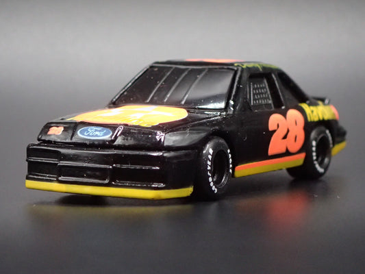 1993 93 FORD THUNDERBIRD 28 DAVEY ALLISON NASCAR 1/64 SCALE DIECAST MODEL CAR