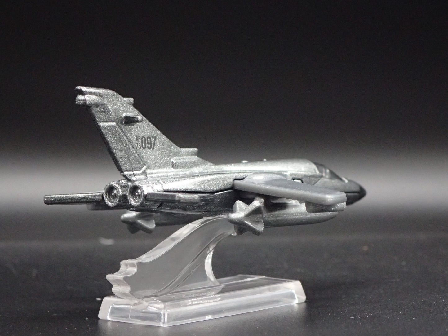 WW84 WONDER WOMAN DC JET PLANE 1:64 SCALE COLLECTIBLE DIORAMA DIECAST MODEL CAR