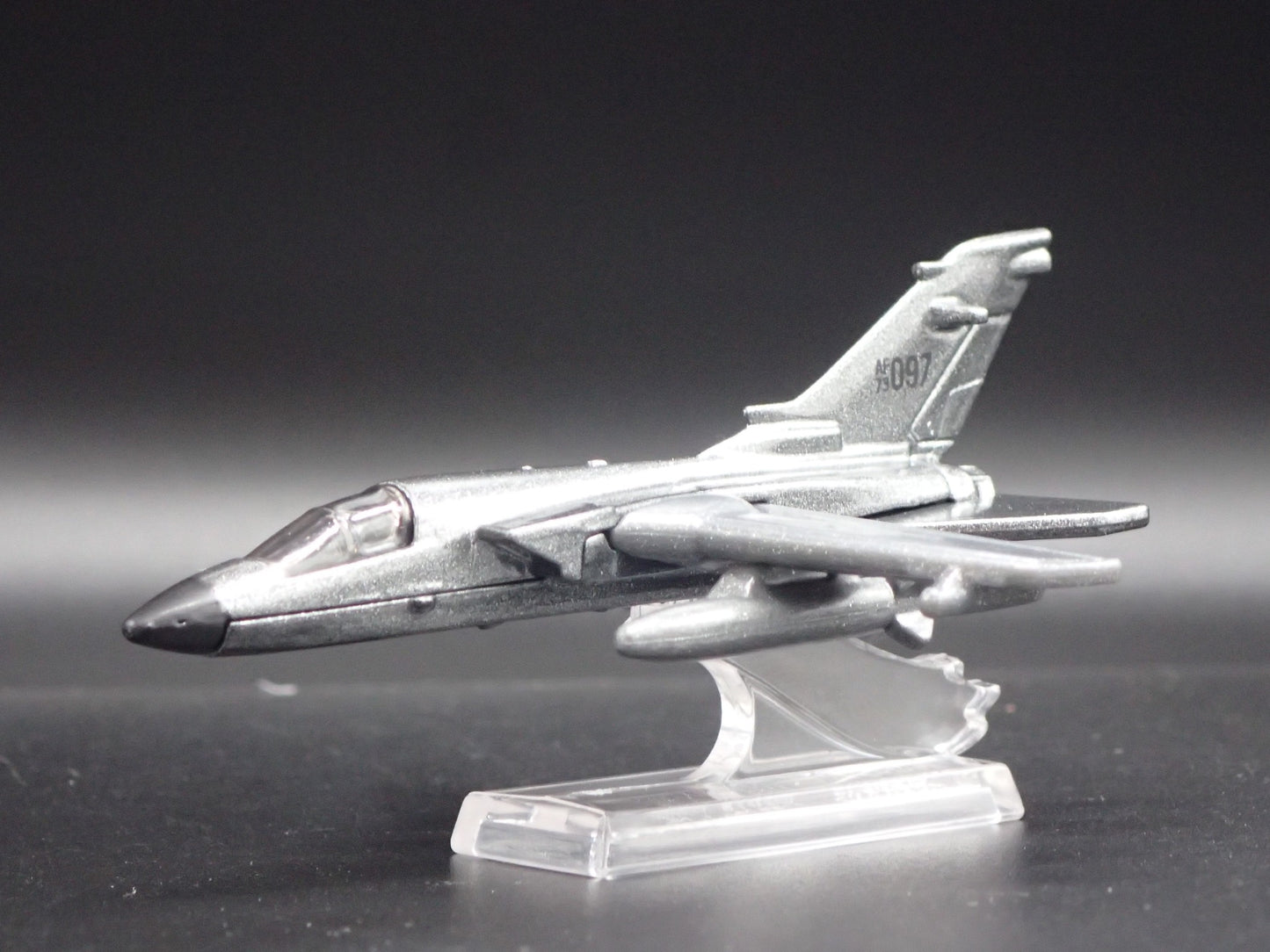 WW84 WONDER WOMAN DC JET PLANE 1:64 SCALE COLLECTIBLE DIORAMA DIECAST MODEL CAR