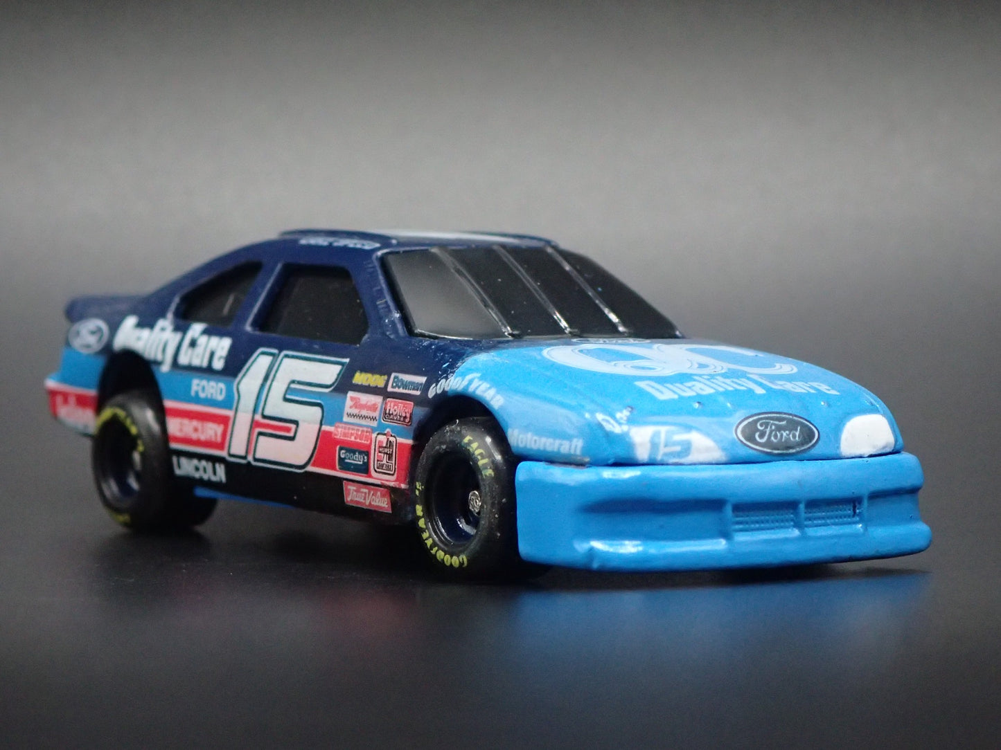1994 94 FORD THUNDERBIRD 15 LAKE SPEED QC NASCAR 1:64 SCALE DIECAST MODEL CAR