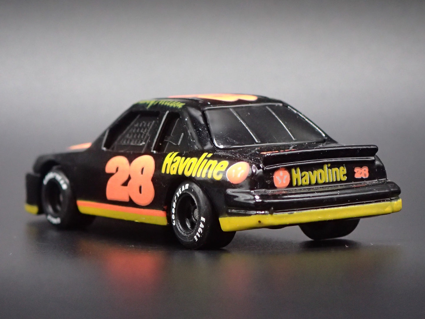 1993 93 FORD THUNDERBIRD 28 DAVEY ALLISON NASCAR 1/64 SCALE DIECAST MODEL CAR