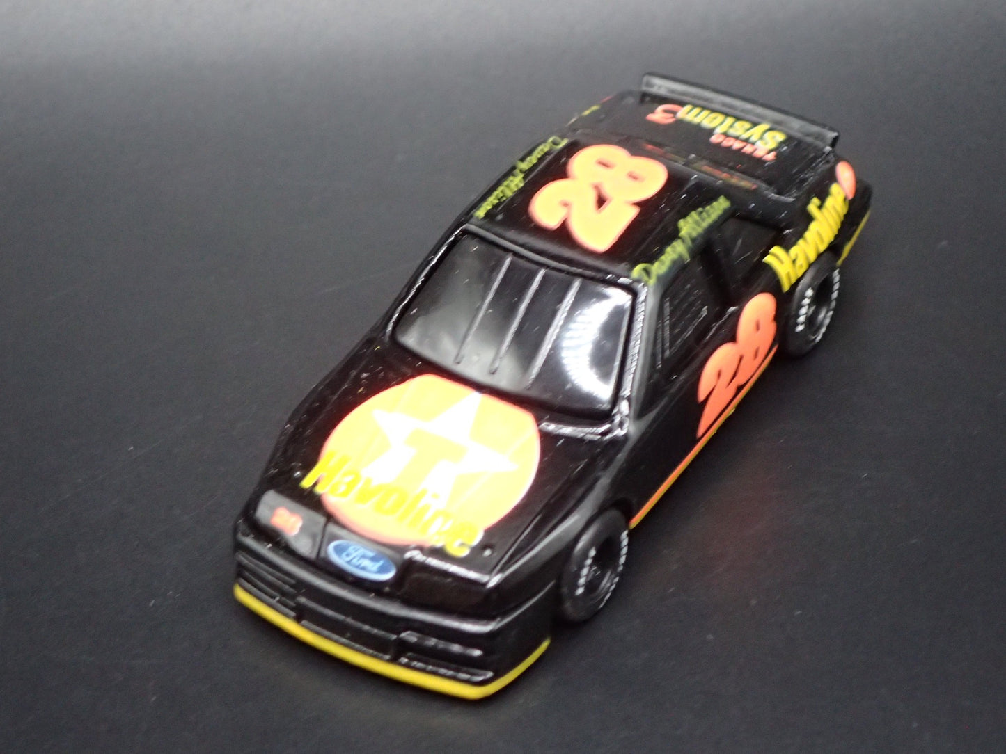1993 93 FORD THUNDERBIRD 28 DAVEY ALLISON NASCAR 1/64 SCALE DIECAST MODEL CAR