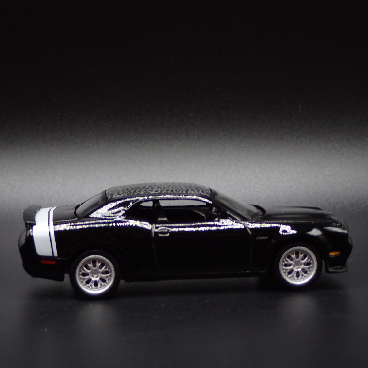 2023 23 DODGE CHALLENGER SRT HELLCAT REDEYE 1/64 SCALE DIORAMA DIECAST MODEL CAR-Burning Rubber Toy Company
