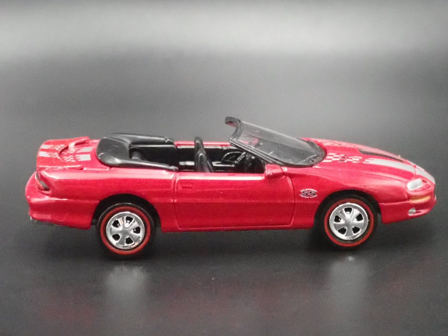 2002 02 CHEVY CHEVROLET CAMARO CONVERTIBLE SS 35TH 1:64 SCALE DIECAST MODEL CAR