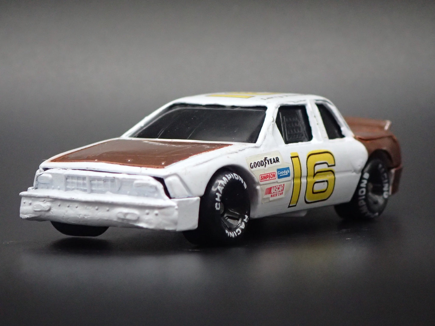 1991 91 BUICK REGAL 16 LARRY PEARSON NASCAR 1:64 SCALE DIORAMA DIECAST MODEL CAR
