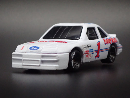 1991 91 FORD THUNDERBIRD 1 JEFF GORDON BABY RUTH NASCAR 1:64 DIECAST MODEL CAR