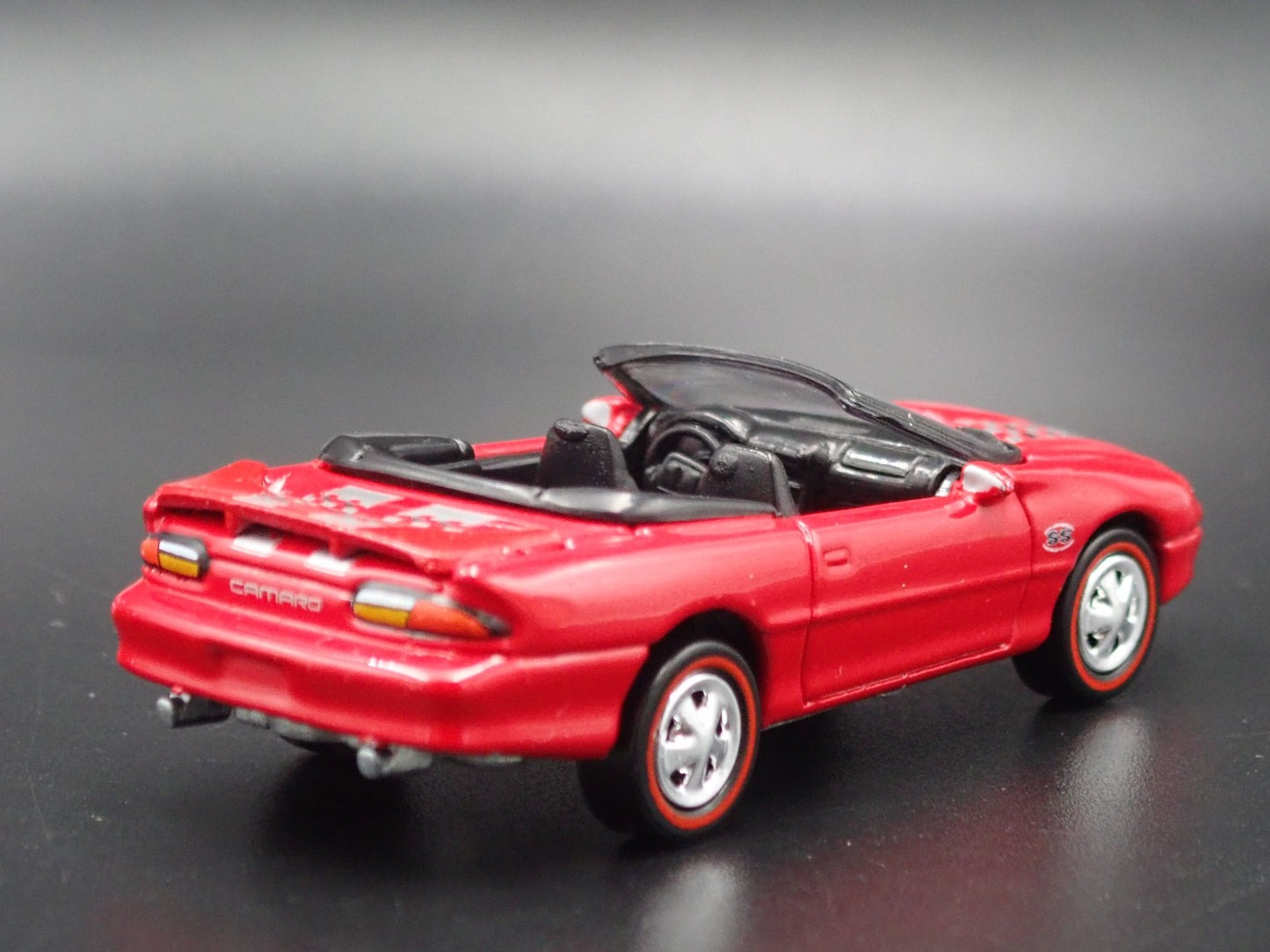 2002 02 CHEVY CHEVROLET CAMARO CONVERTIBLE SS 35TH 1:64 SCALE DIECAST MODEL CAR