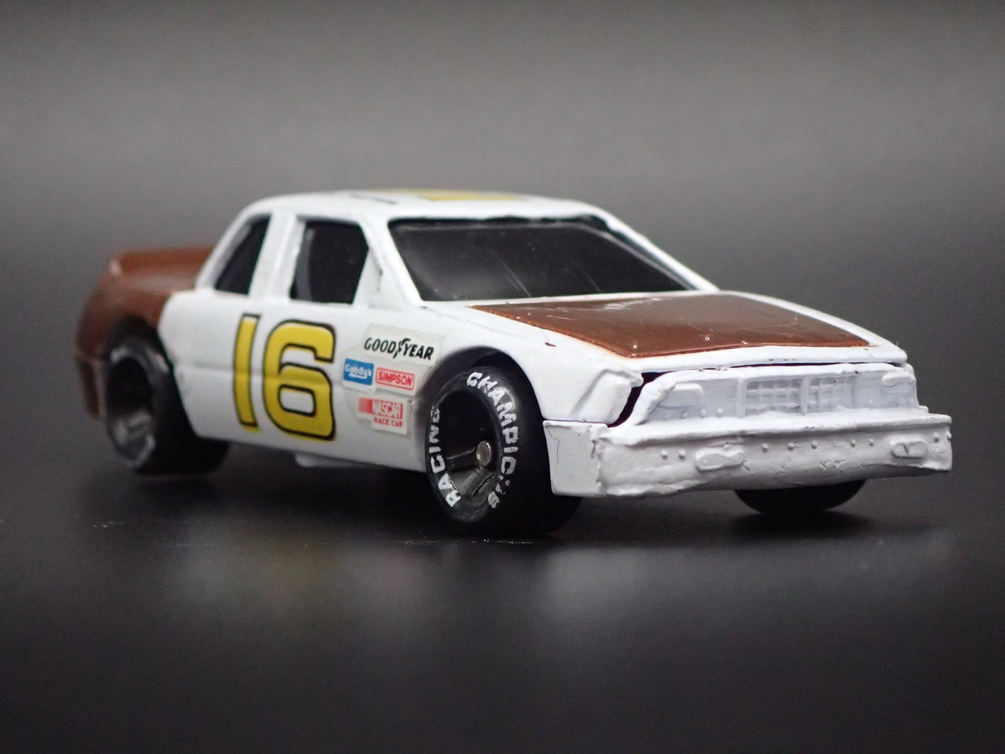 1991 91 BUICK REGAL 16 LARRY PEARSON NASCAR 1:64 SCALE DIORAMA DIECAST MODEL CAR