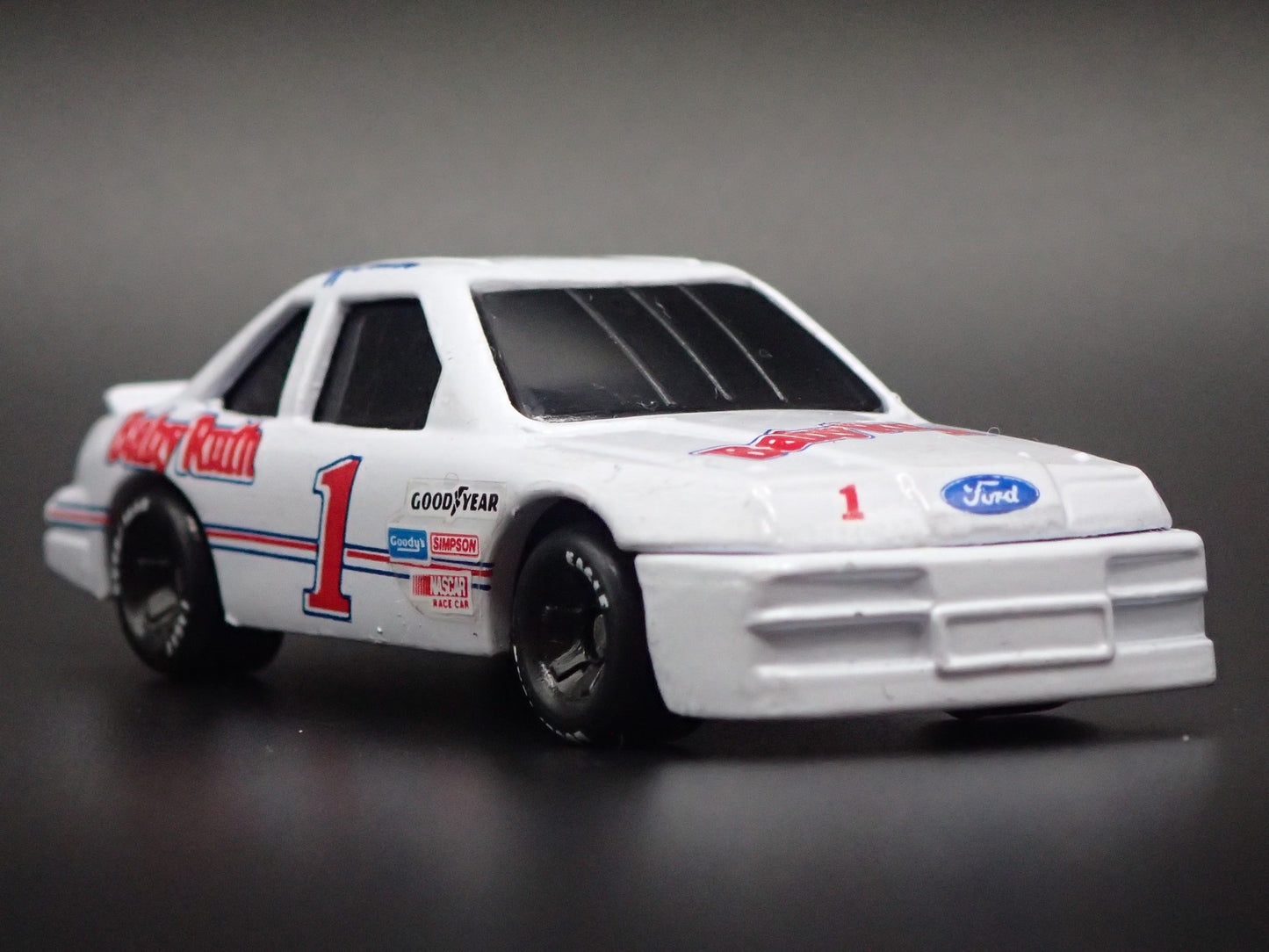 1991 91 FORD THUNDERBIRD 1 JEFF GORDON BABY RUTH NASCAR 1:64 DIECAST MODEL CAR
