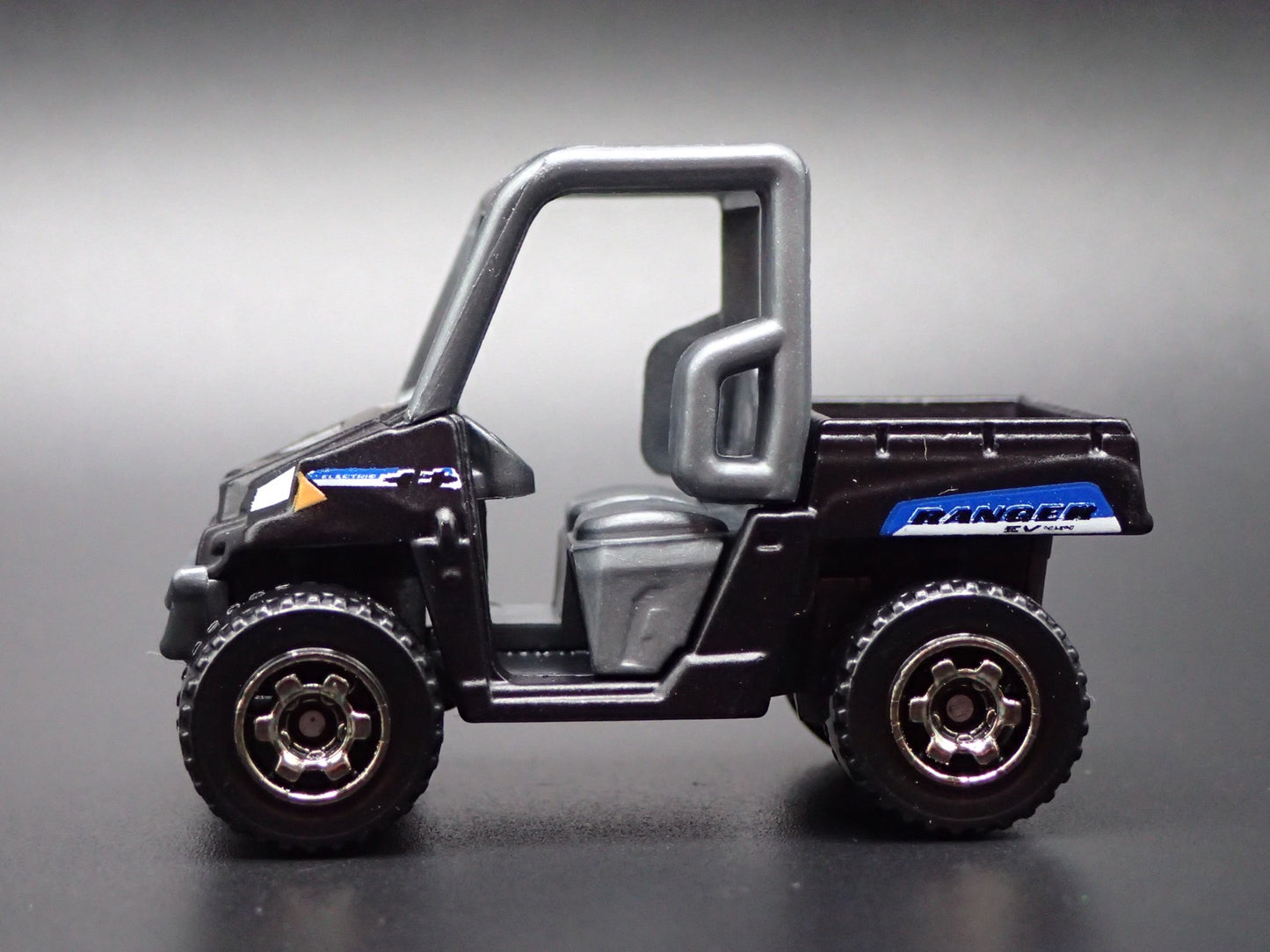 POLARIS RANGER OFF ROAD BLACK 1/64 SCALE COLLECTIBLE DIORAMA DIECAST MODEL CAR