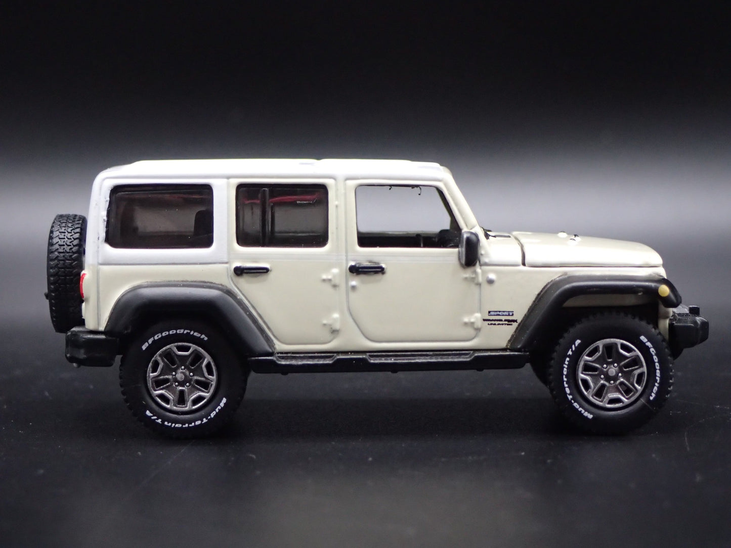2006-2018 JEEP WRANGLER UNLIMITED JK SPORT 4 DOOR 1:64 SCALE DIECAST MODEL CAR