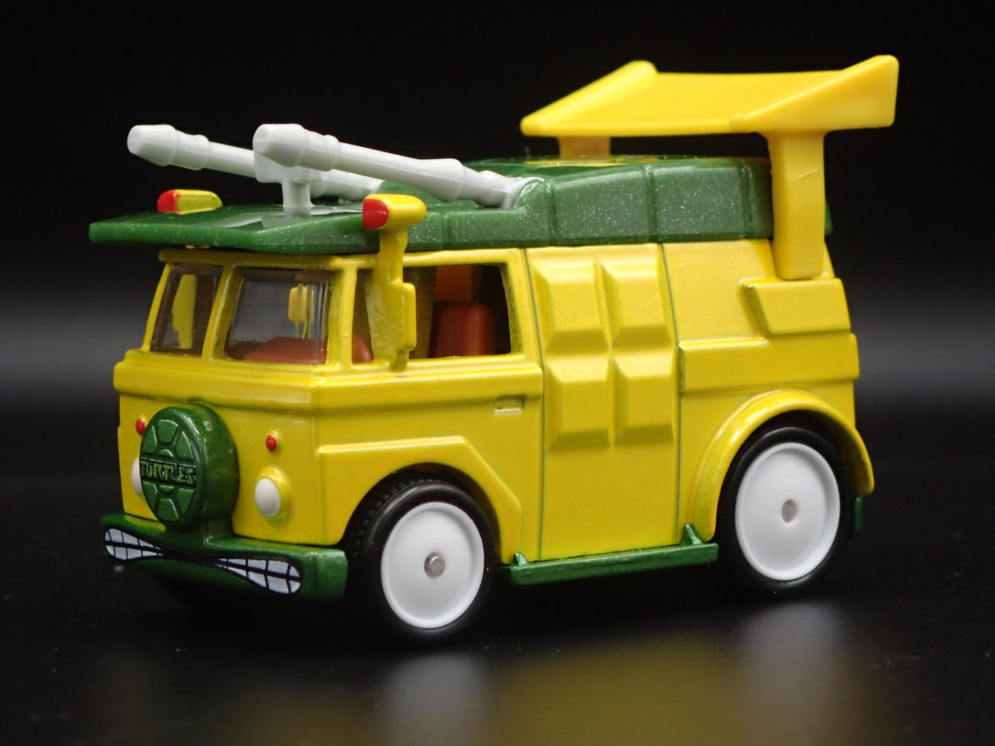 TEENAGE MUTANT NINJA TURTLES PARTY VAN RARE 1:64 SCALE DIORAMA DIECAST MODEL CAR