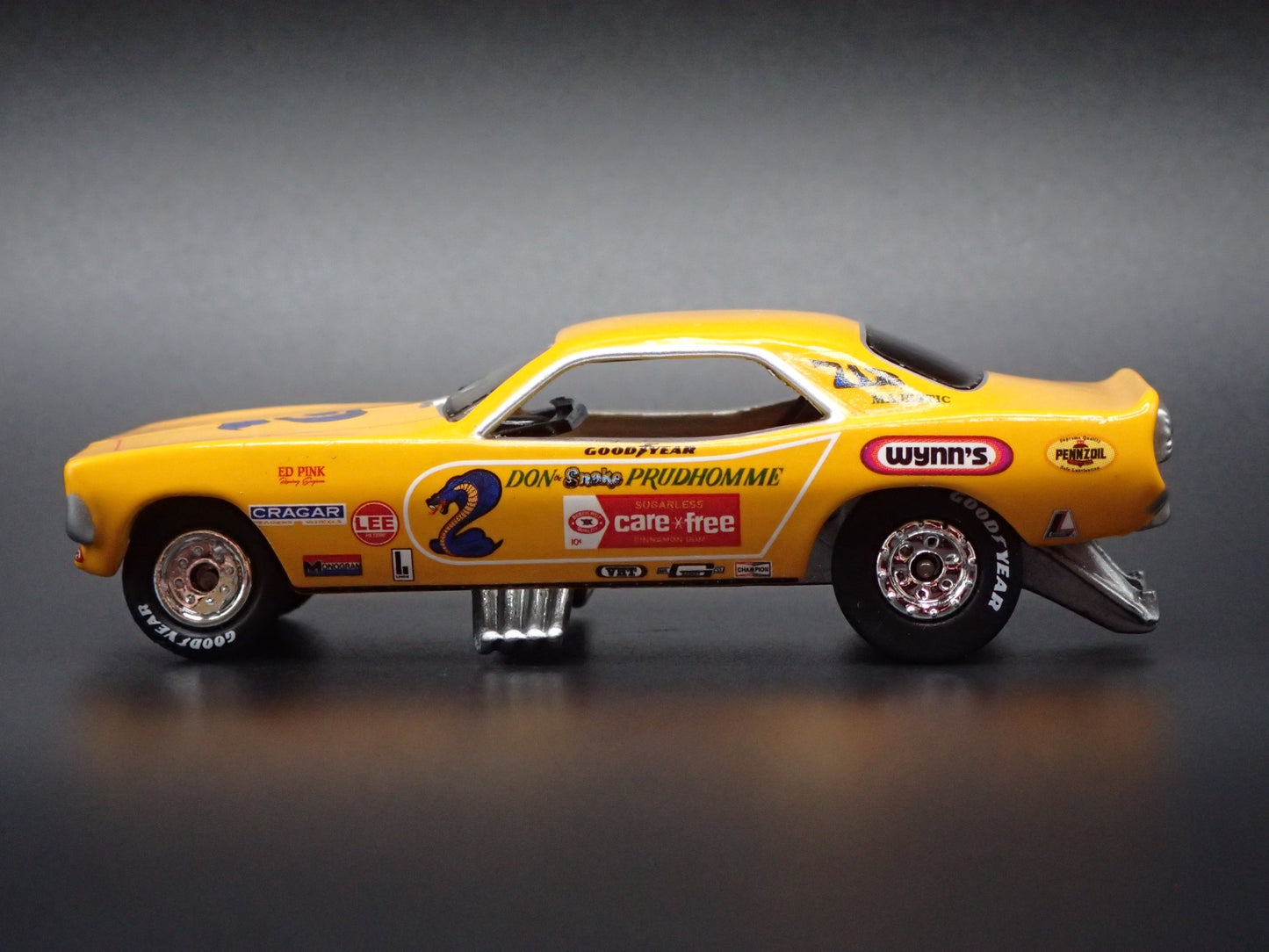 1973 73 PLYMOUTH CUDA FUNNY CAR DON PRUDHOMME SNAKE 1/64 SCALE DIECAST MODEL CAR