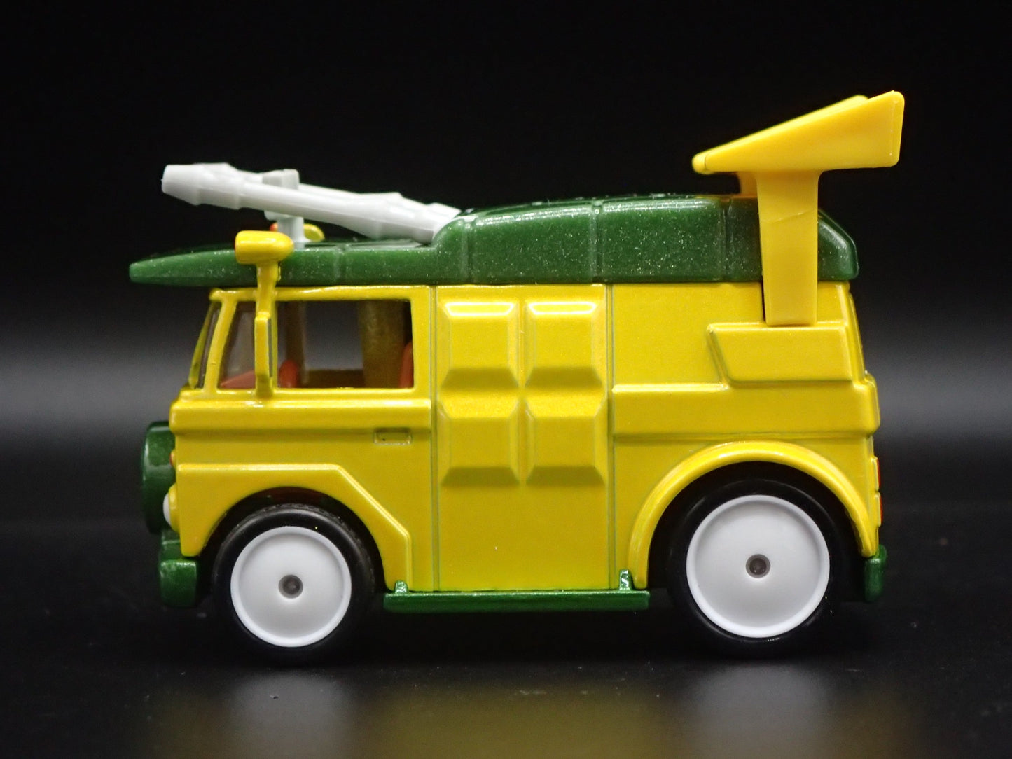 TEENAGE MUTANT NINJA TURTLES PARTY VAN RARE 1:64 SCALE DIORAMA DIECAST MODEL CAR