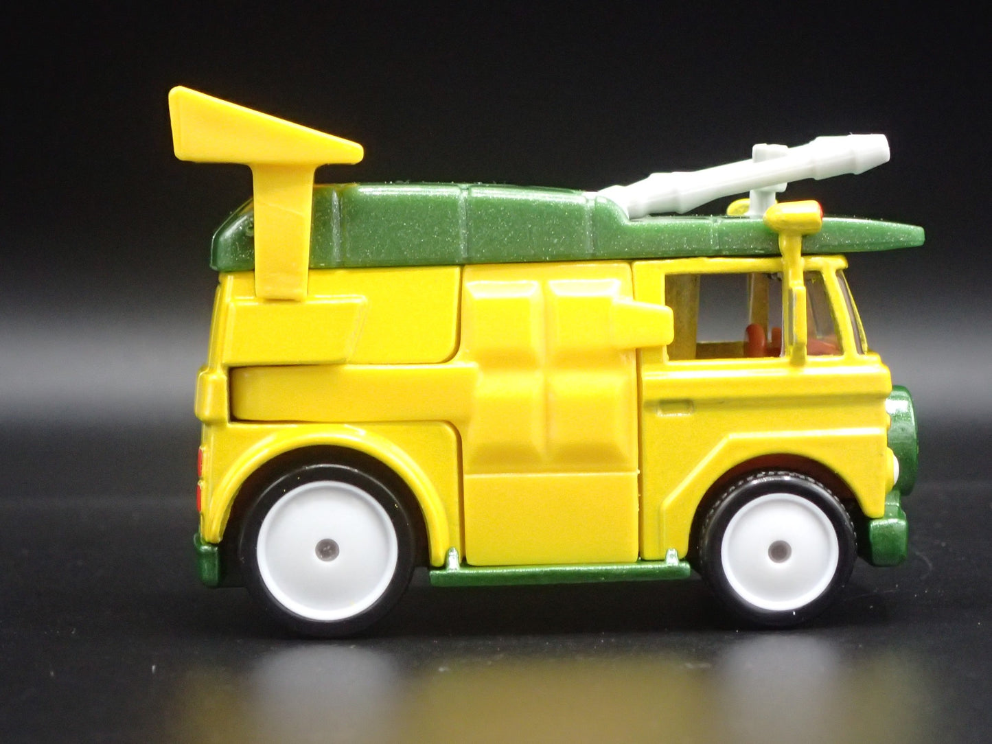 TEENAGE MUTANT NINJA TURTLES PARTY VAN RARE 1:64 SCALE DIORAMA DIECAST MODEL CAR