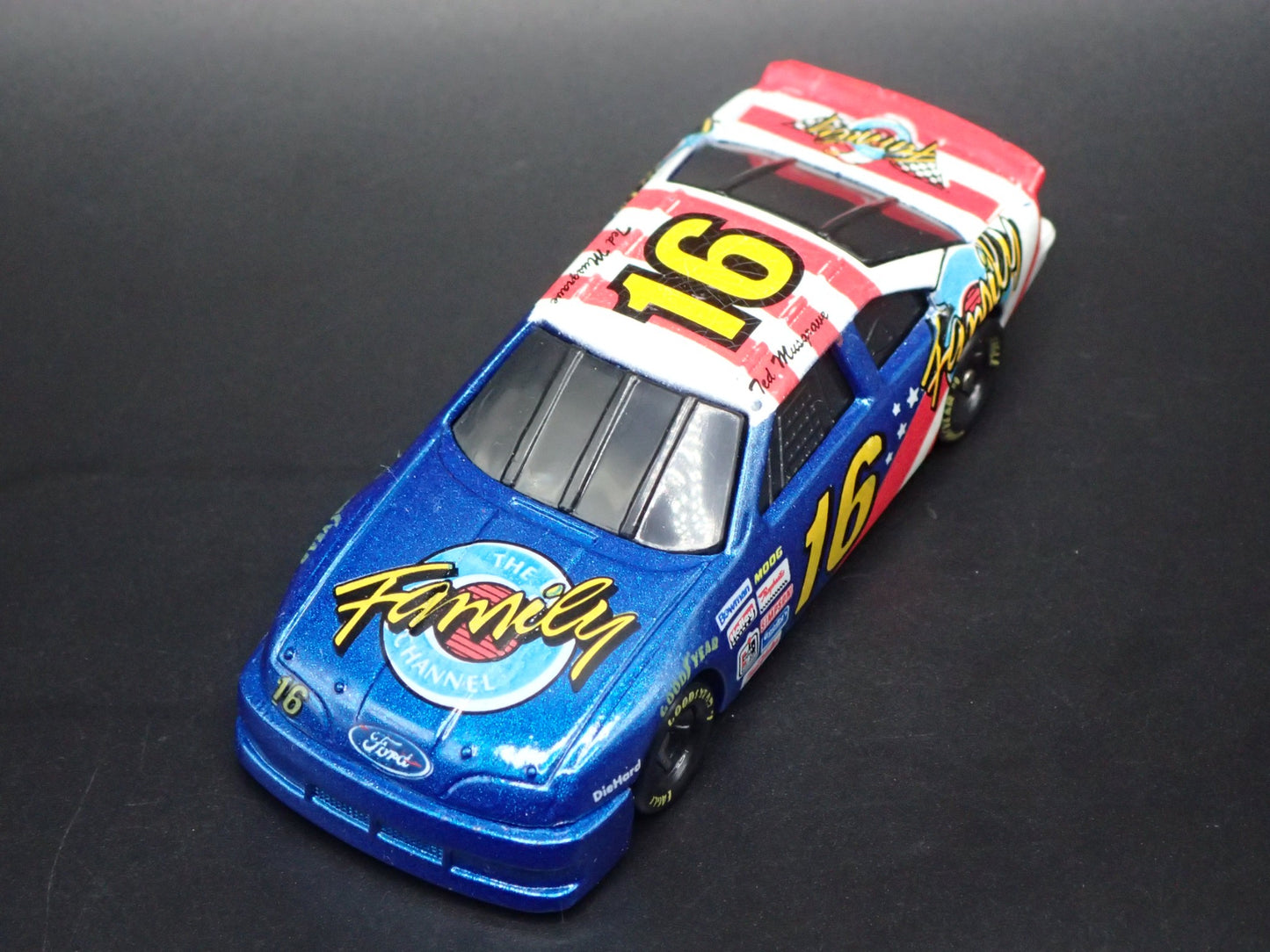 1994 94 FORD THUNDERBIRD 16 TED MUSGRAVE NASCAR 1:64 SCALE DIECAST MODEL CAR