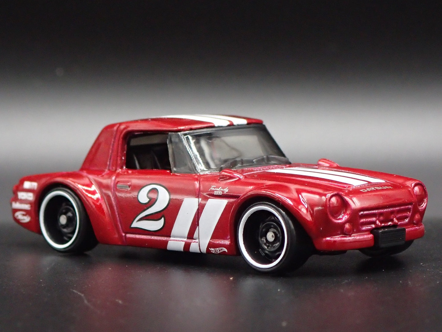 1967-1970 DATSUN FAIRLADY 2000 1:64 SCALE COLLECTIBLE DIORAMA DIECAST MODEL CAR