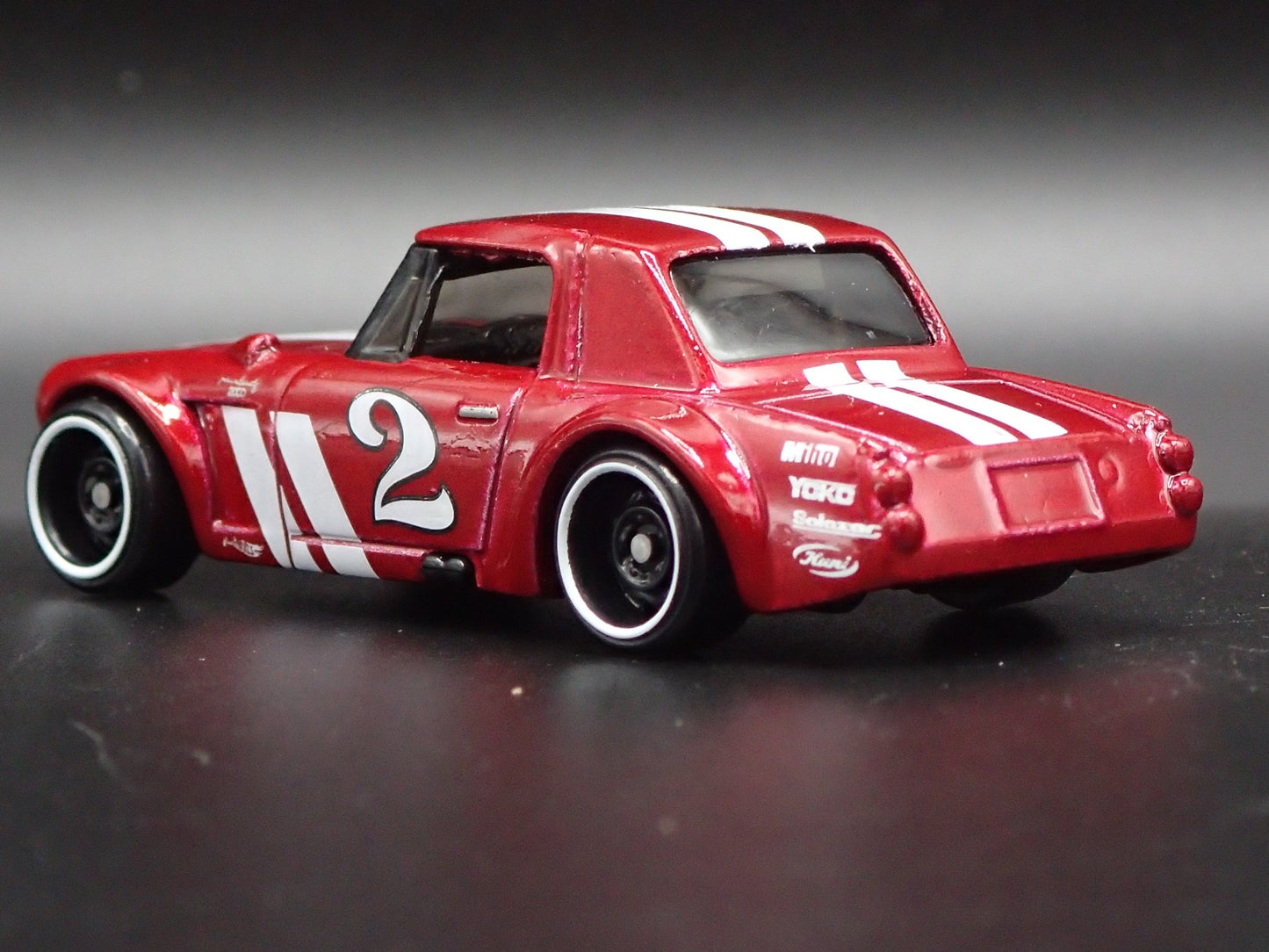1967-1970 DATSUN FAIRLADY 2000 1:64 SCALE COLLECTIBLE DIORAMA DIECAST MODEL CAR