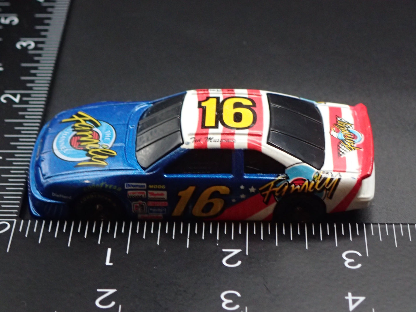 1994 94 FORD THUNDERBIRD 16 TED MUSGRAVE NASCAR 1:64 SCALE DIECAST MODEL CAR