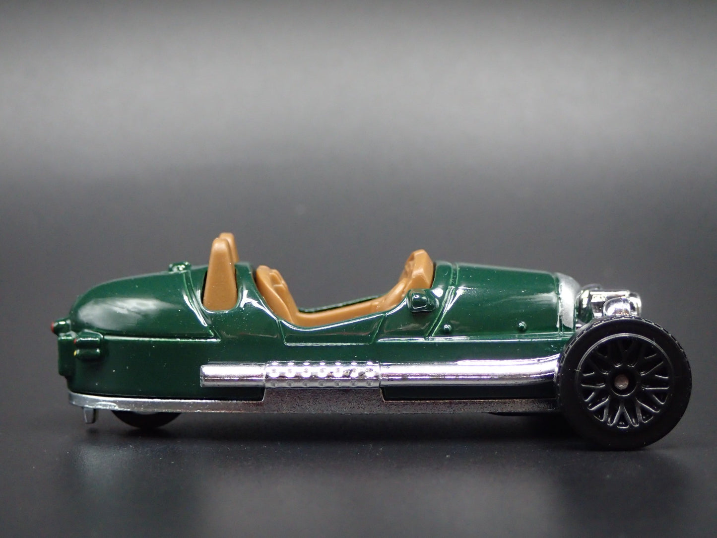 2022-2025 MORGAN 3 WHEELER GRN 1:64 SCALE COLLECTIBLE DIORAMA DIECAST MODEL CAR