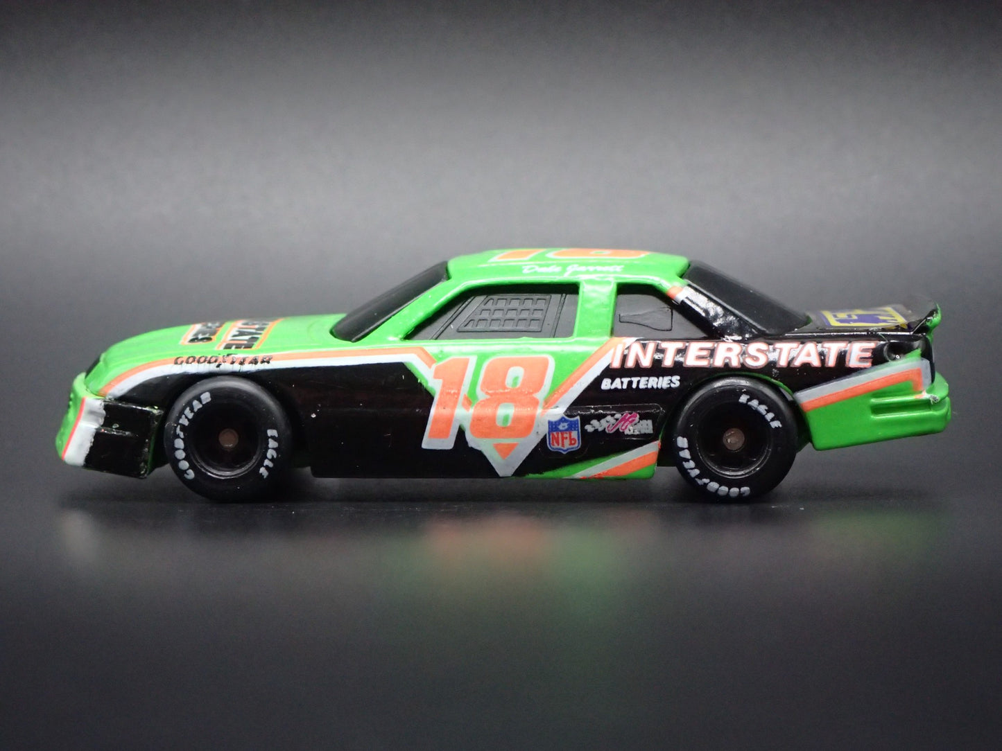 1992 92 CHEVY LUMINA 18 DALE JARRETT NASCAR 1:64 SCALE DIECAST MODEL CAR