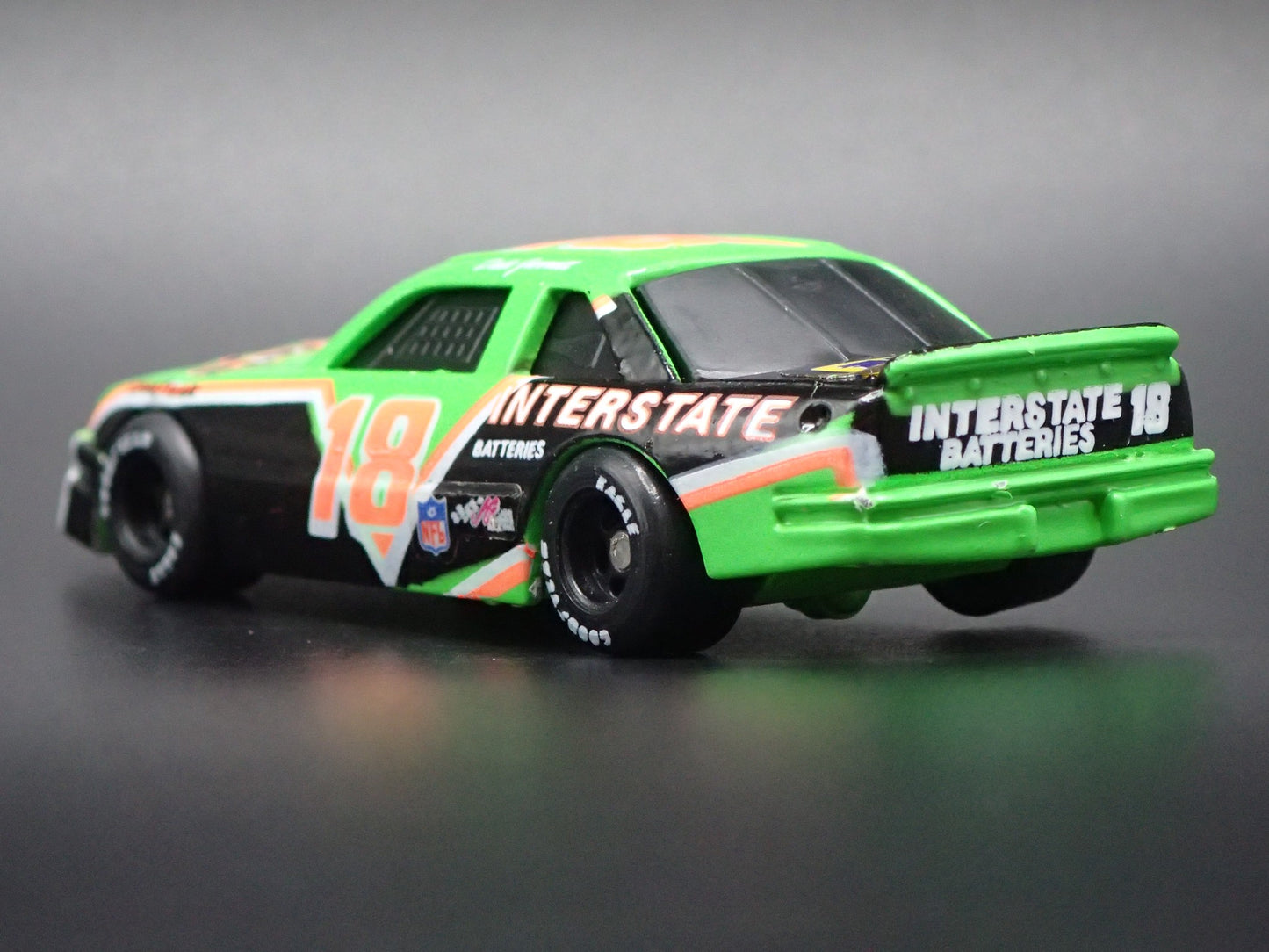 1992 92 CHEVY LUMINA 18 DALE JARRETT NASCAR 1:64 SCALE DIECAST MODEL CAR