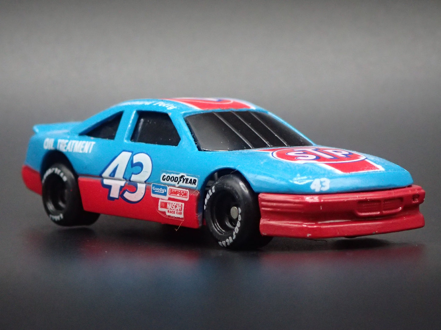 1992 92 PONTIAC GRAND PRIX RICHARD PETTY 43 NASCAR  1:64 SCALE DIECAST MODEL CAR