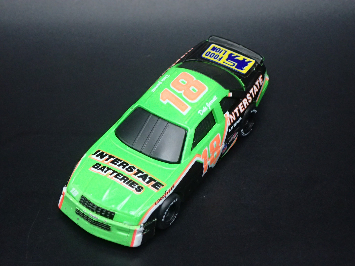 1992 92 CHEVY LUMINA 18 DALE JARRETT NASCAR 1:64 SCALE DIECAST MODEL CAR