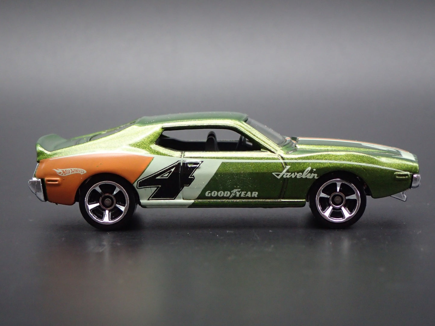 1971 71 AMC JAVELIN AMX RARE 1:64 SCALE COLLECTIBLE DIORAMA DIECAST MODEL CAR