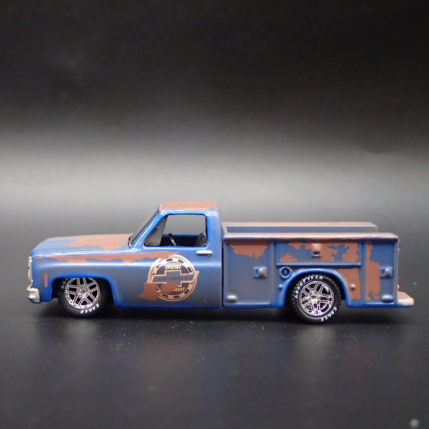 1975 75 CHEVY CHEVROLET SILVERADO SQUARE BODY TRUCK 1/64 SCALE DIECAST MODEL CAR