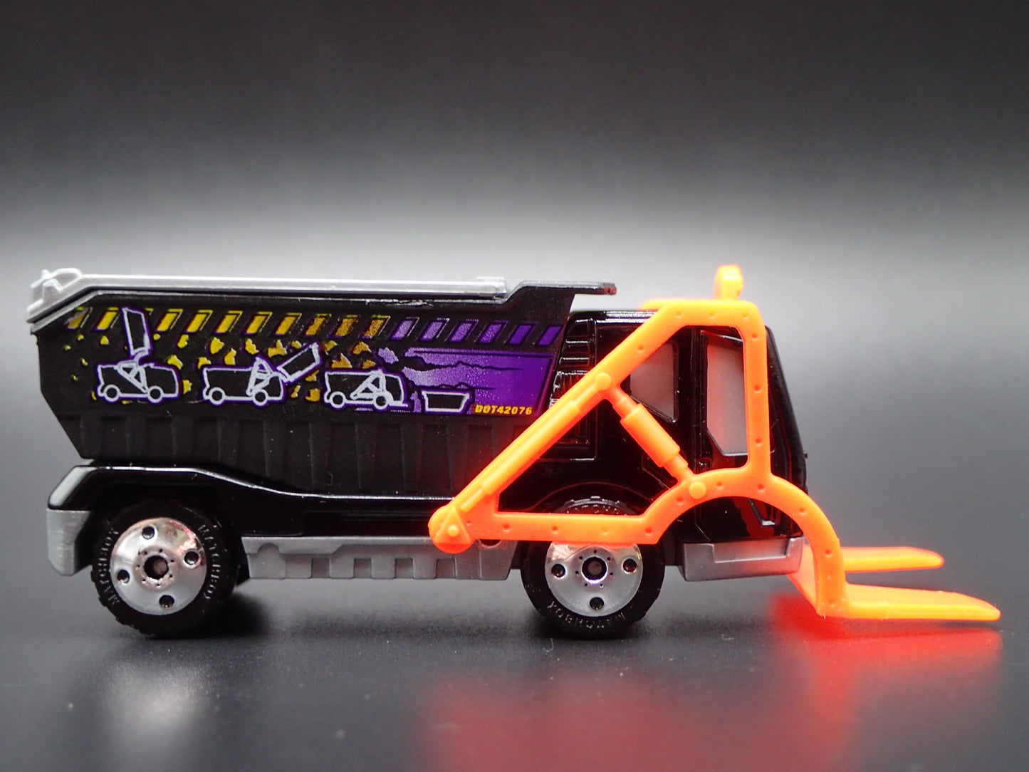 MODERN GARBAGE RECYCLING TRASH TRUCK 1/64 MB SCALE DIORAMA DIECAST MODEL CAR