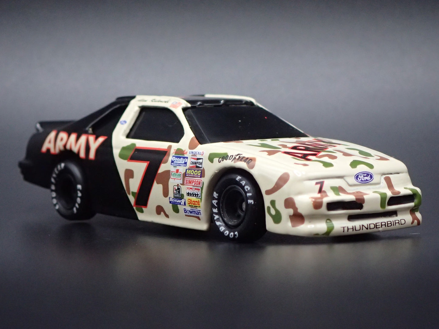 1992 92 FORD THUNDERBIRD 7 ALAN KULWICKI ARMY NASCAR 1/64 DIECAST MODEL CAR