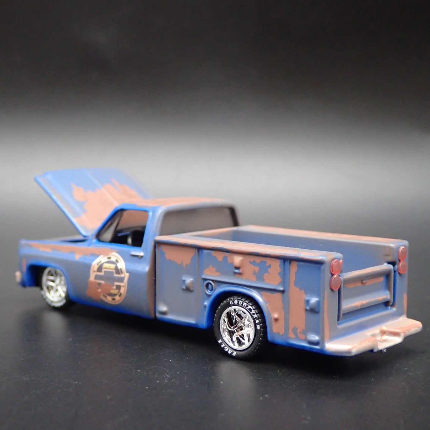1975 75 CHEVY CHEVROLET SILVERADO SQUARE BODY TRUCK 1/64 SCALE DIECAST MODEL CAR