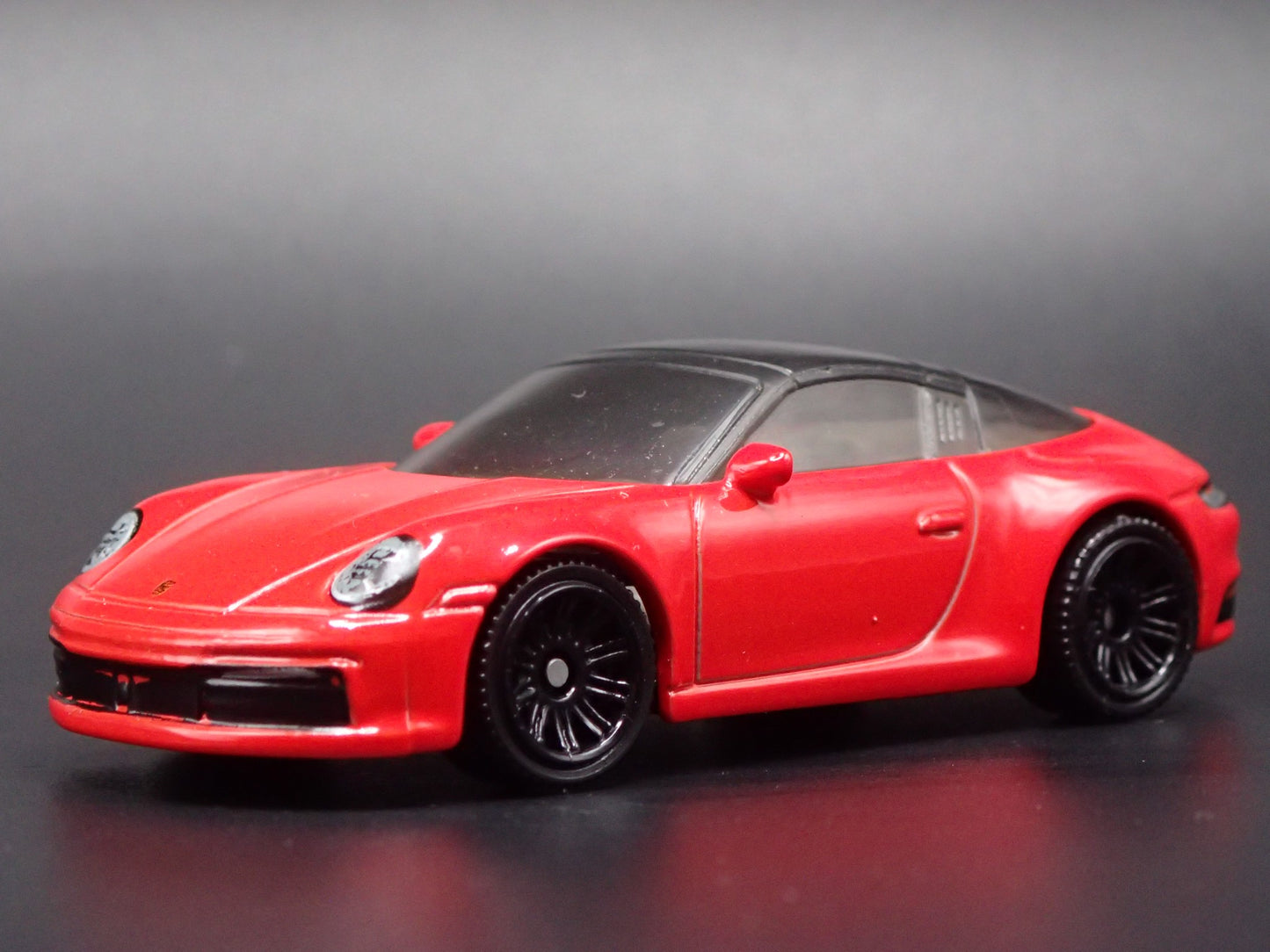 2018-2025 PORSCHE 911 TARGA RED 1:64 SCALE COLLECTIBLE DIORAMA DIECAST MODEL CAR