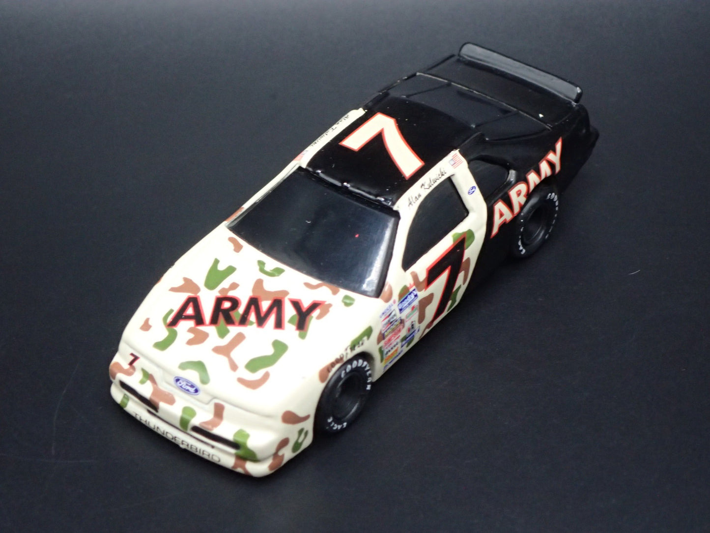 1992 92 FORD THUNDERBIRD 7 ALAN KULWICKI ARMY NASCAR 1/64 DIECAST MODEL CAR