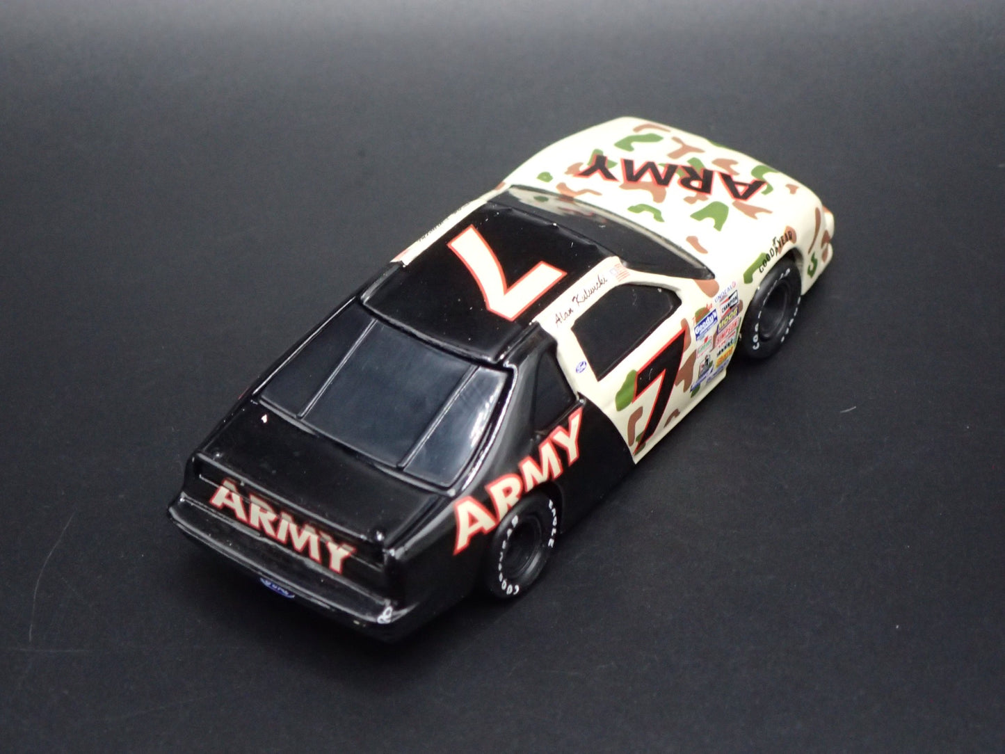 1992 92 FORD THUNDERBIRD 7 ALAN KULWICKI ARMY NASCAR 1/64 DIECAST MODEL CAR