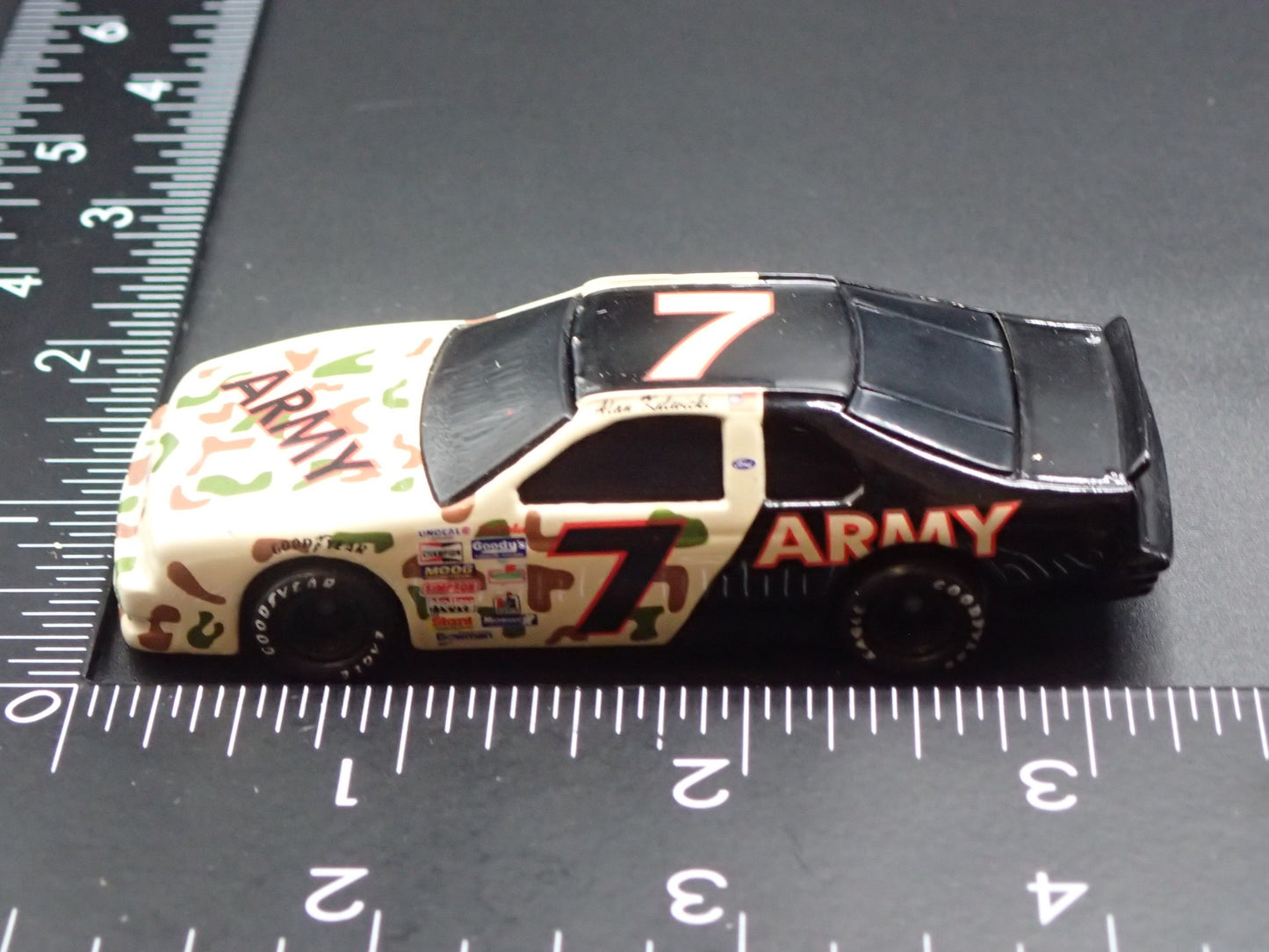 1992 92 FORD THUNDERBIRD 7 ALAN KULWICKI ARMY NASCAR 1/64 DIECAST MODEL CAR