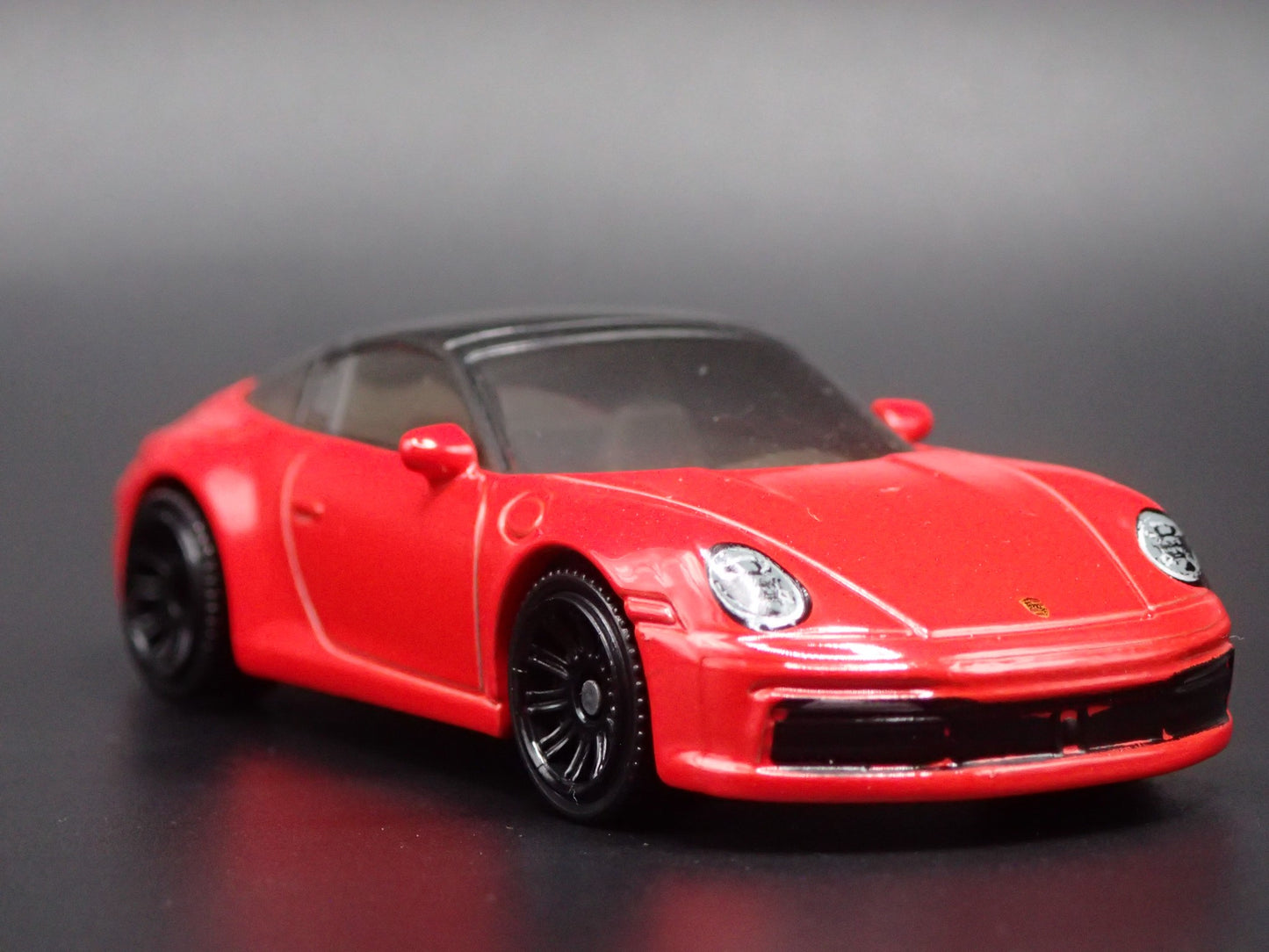 2018-2025 PORSCHE 911 TARGA RED 1:64 SCALE COLLECTIBLE DIORAMA DIECAST MODEL CAR