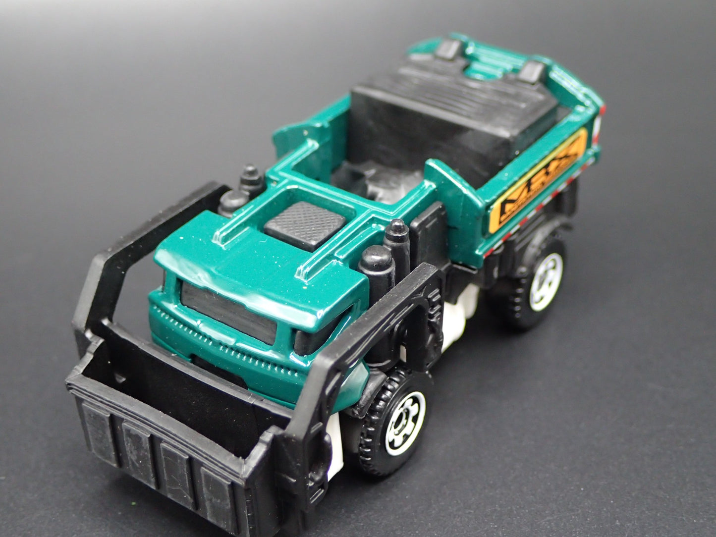 MODERN GARBAGE RECYCLING TRASH TRUCK 1/64 MB SCALE DIORAMA DIECAST MODEL CAR