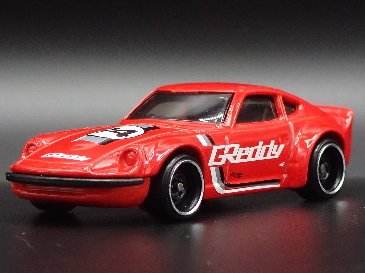1970-1973 NISSAN FAIRLADY Z 240Z GREDDY JDM 1/64 SCALE DIORAMA DIECAST MODEL CAR