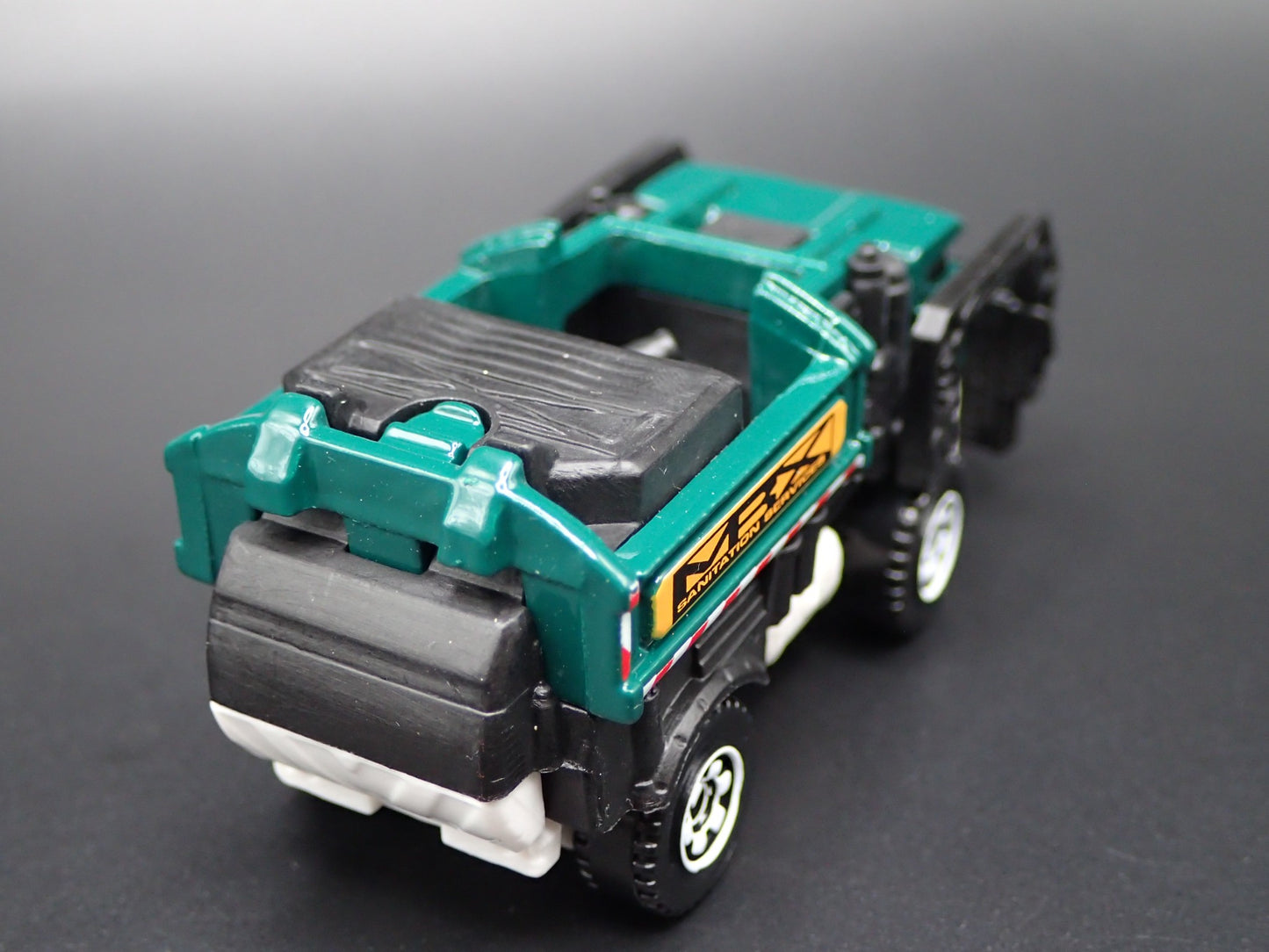 MODERN GARBAGE RECYCLING TRASH TRUCK 1/64 MB SCALE DIORAMA DIECAST MODEL CAR