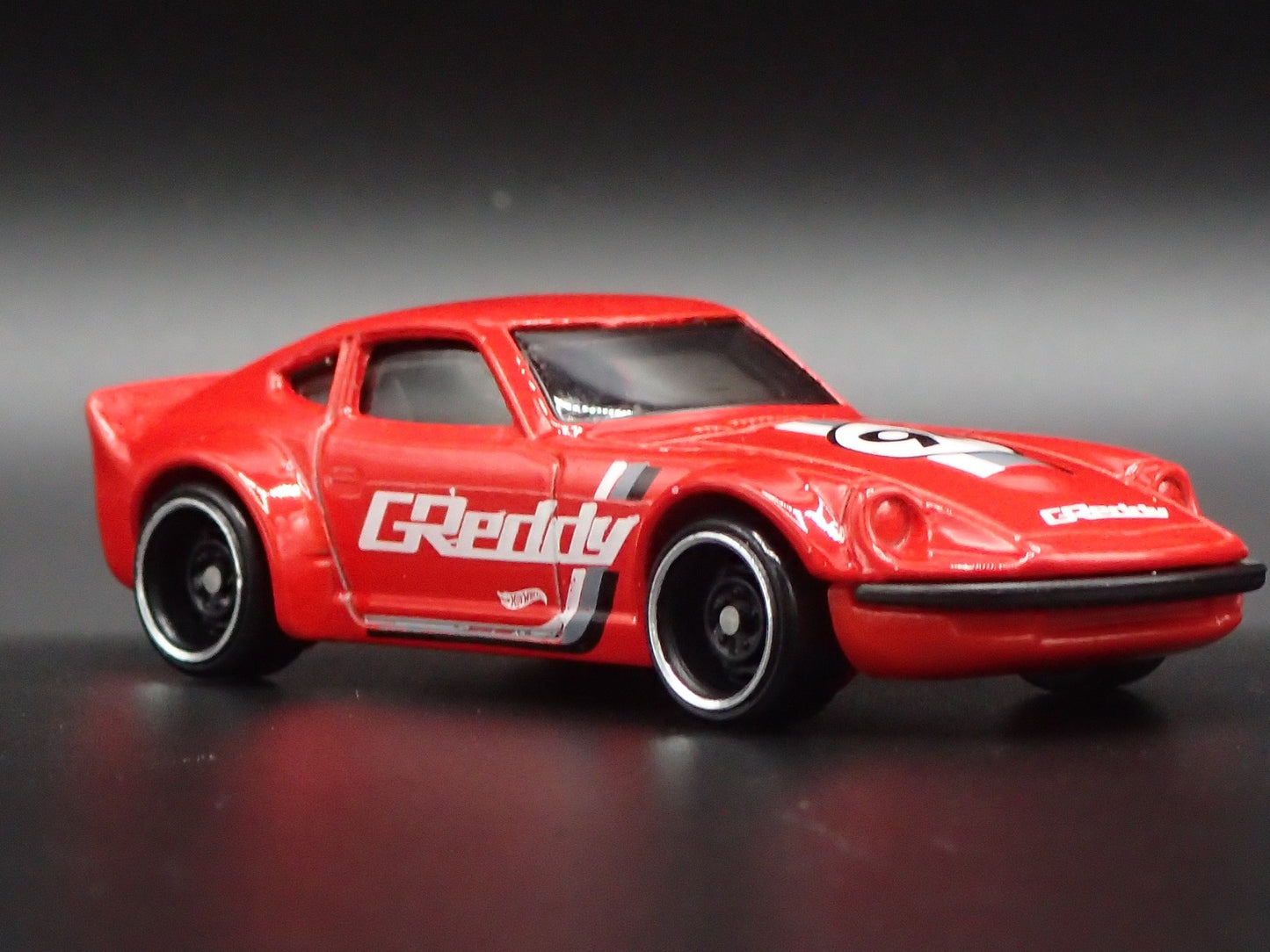 1970-1973 NISSAN FAIRLADY Z 240Z GREDDY JDM 1/64 SCALE DIORAMA DIECAST MODEL CAR