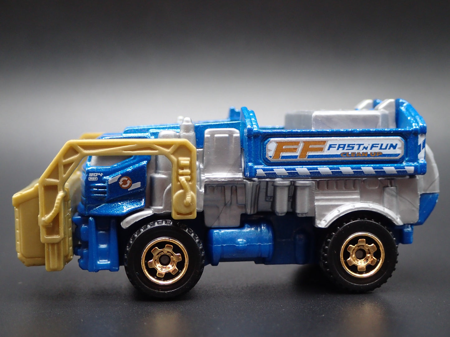 MODERN GARBAGE RECYCLING TRASH TRUCK BLUE 1/64 MB SCALE DIECAST MODEL CAR