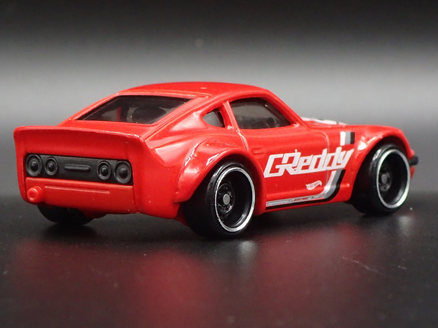 1970-1973 NISSAN FAIRLADY Z 240Z GREDDY JDM 1/64 SCALE DIORAMA DIECAST MODEL CAR