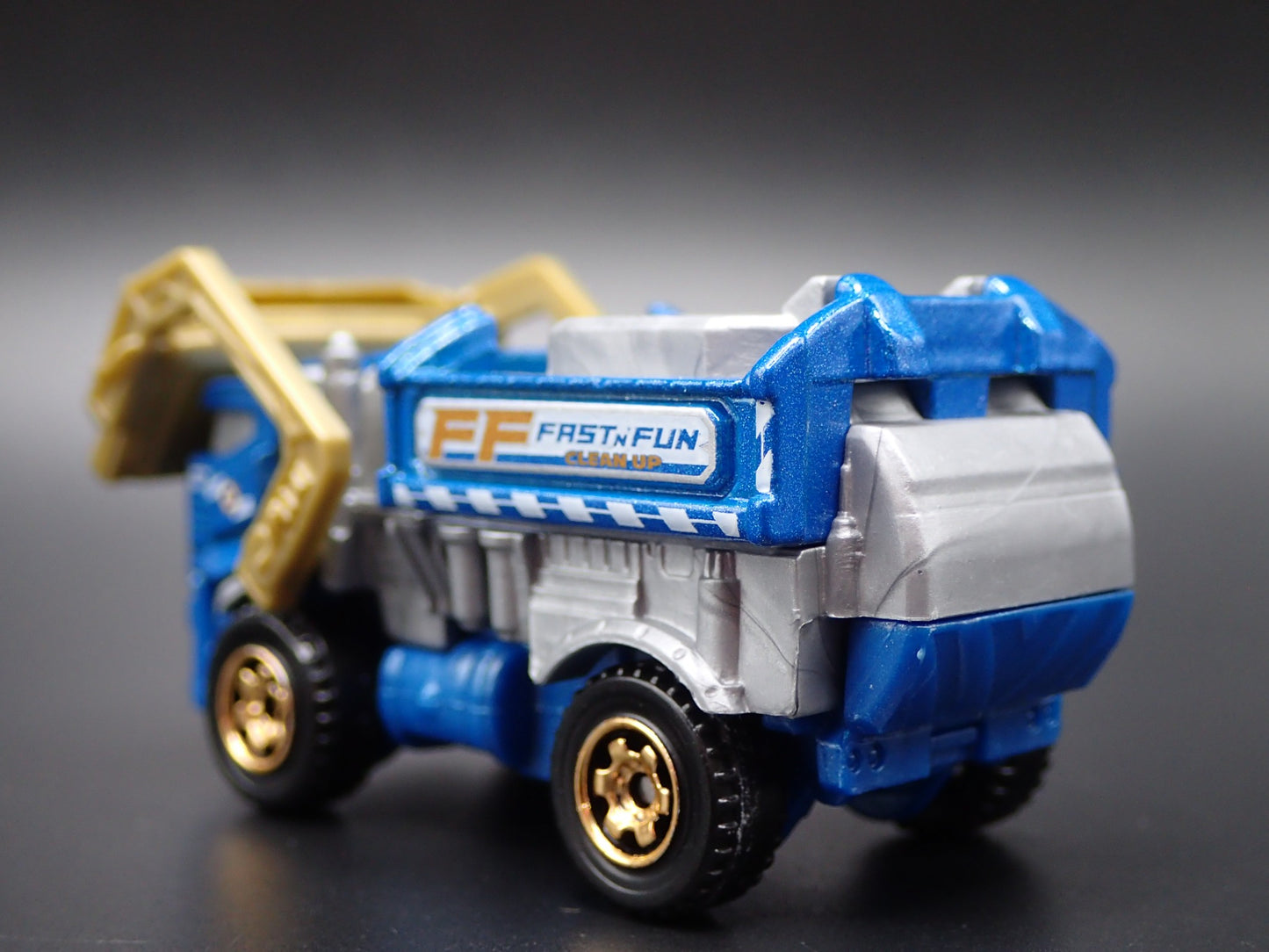 MODERN GARBAGE RECYCLING TRASH TRUCK BLUE 1/64 MB SCALE DIECAST MODEL CAR