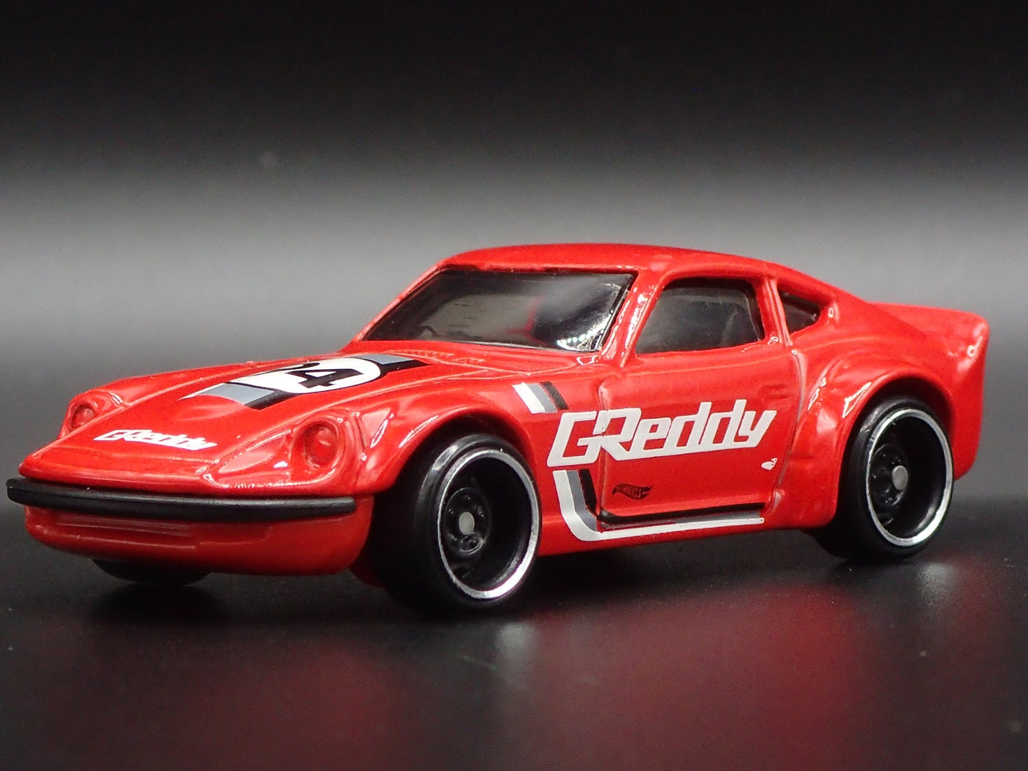 1970-1973 NISSAN FAIRLADY Z 240Z GREDDY JDM 1/64 SCALE DIORAMA DIECAST MODEL CAR